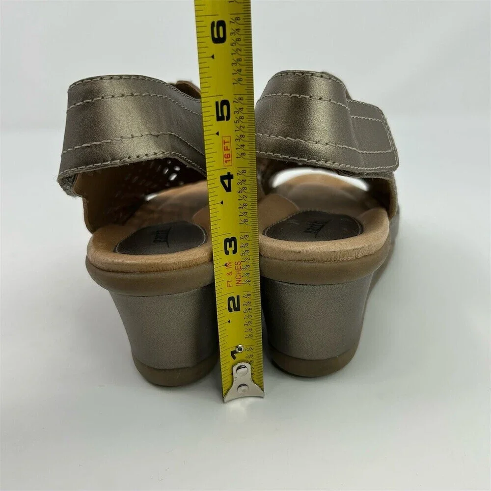 Earth Cascade Slingback Wedge Sandals Gold Laser Cut Comfort Casual Size 8.5
